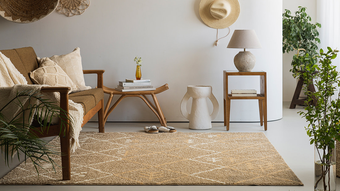 RECOMMENDED by concierge 梅雨の時期の悩みは、ラグが解消してくれる。