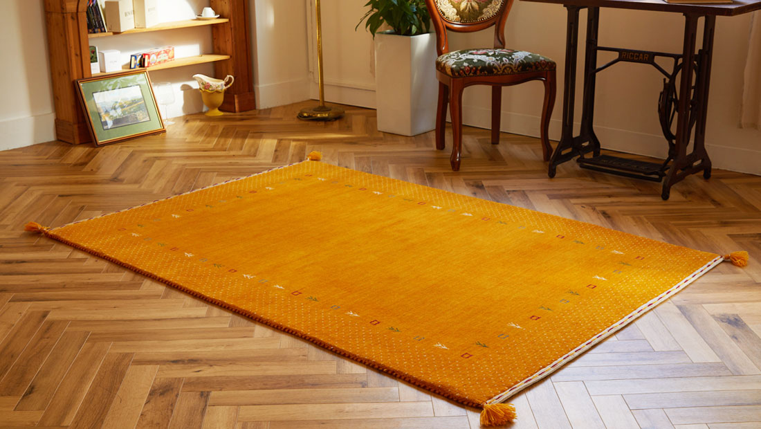 直輸入　ウール100％　「インドギャベ」　ラグ/ゴールド