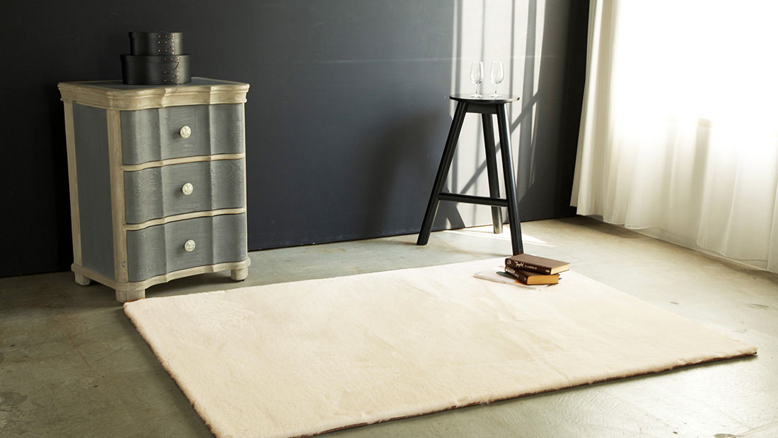 ラグジュアリー　ラビットファー　無地　「やわらかタッチラグ」